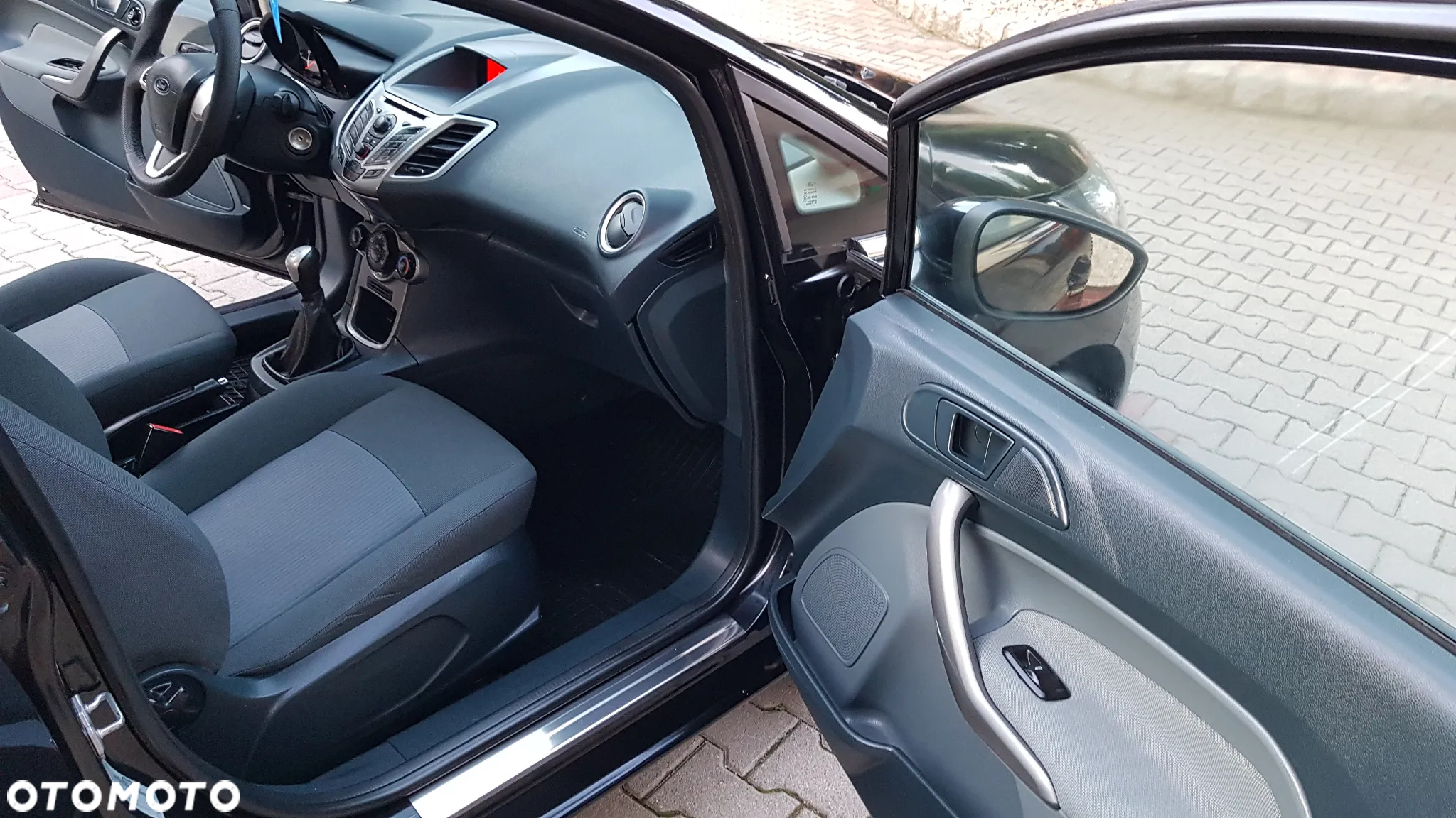 Ford Fiesta - 24