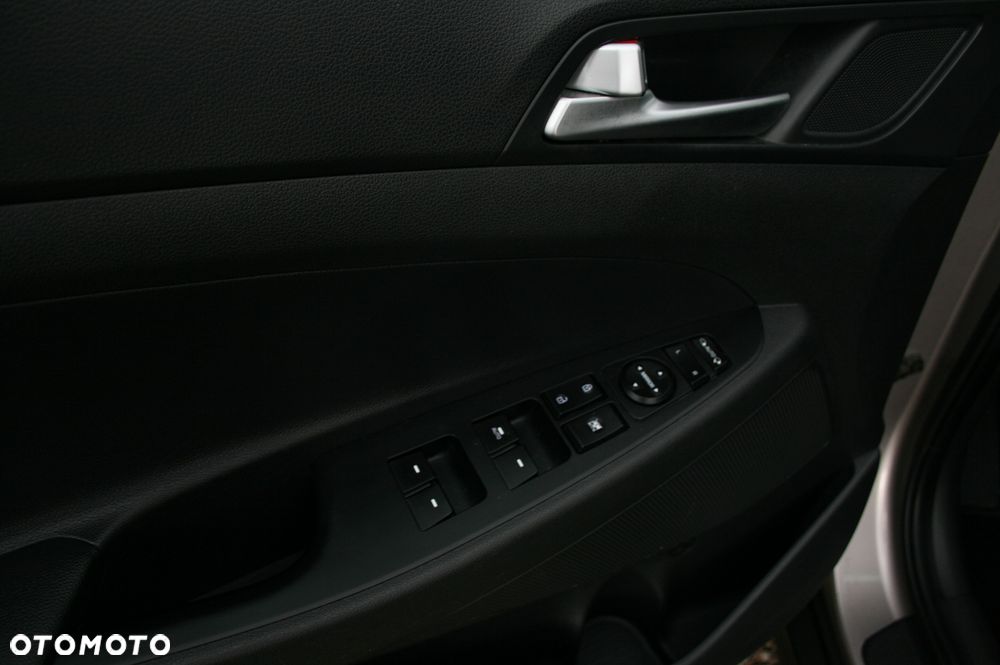 Hyundai Tucson 1.6 GDi 2WD Select - 11