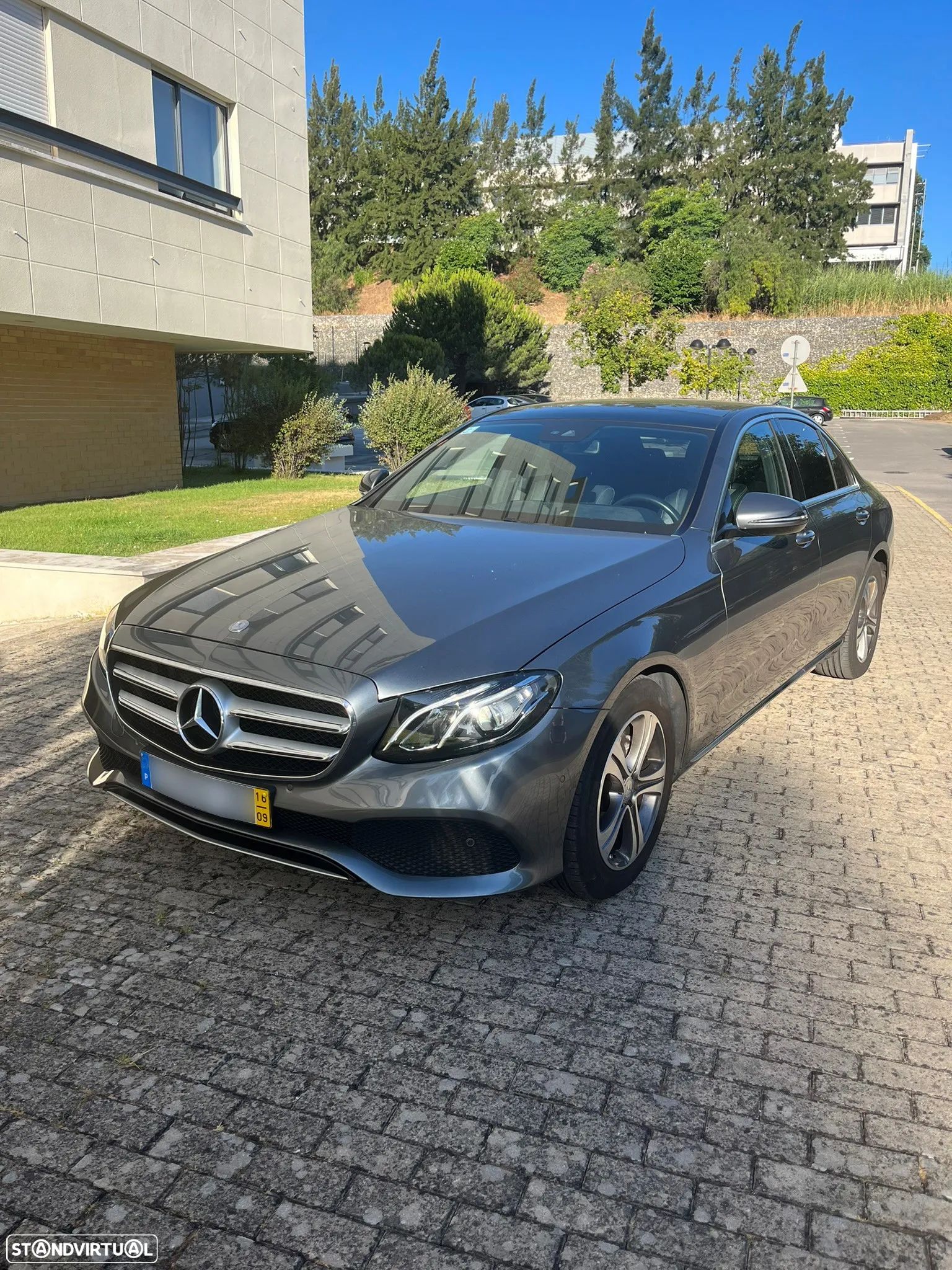 Mercedes-Benz E 220 d Avantgarde - 1