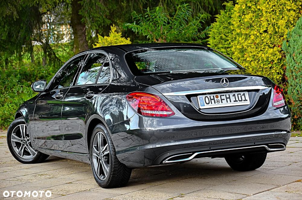 Mercedes-Benz Klasa C 180 T 7G-TRONIC Exclusive - 4