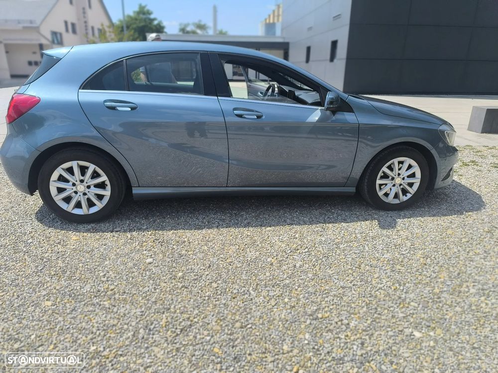 Mercedes-Benz A 180 (BlueEFFICIENCY) - 3