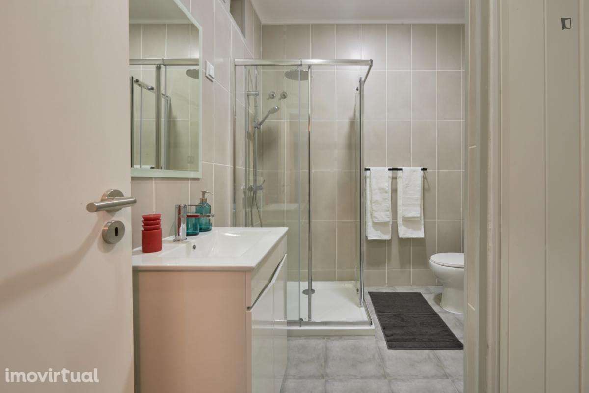 Quarto - localizado em Penha de França Lisbon - Grande imagem: 2/45