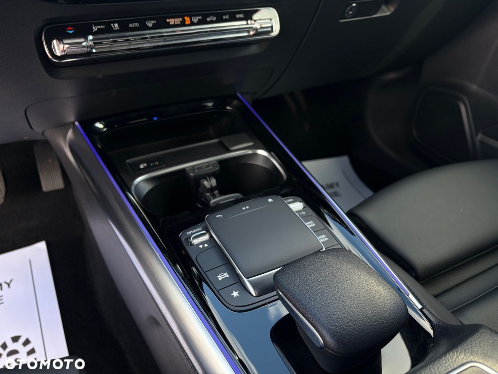 Mercedes-Benz GLA 250 4Matic 8G-DCT - 11