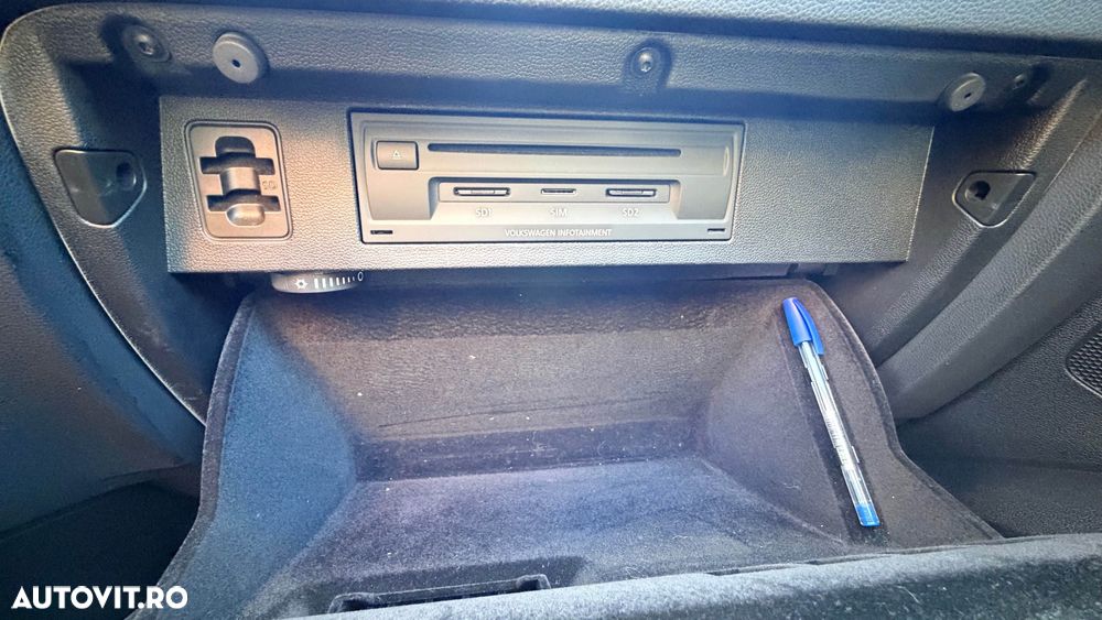Volkswagen Passat - 36