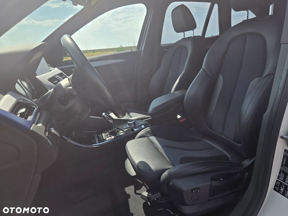 BMW X1 xDrive20i M Sport - 12