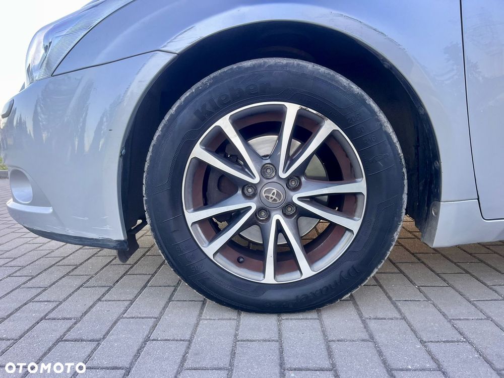 Toyota Avensis 1.8 Sol - 20
