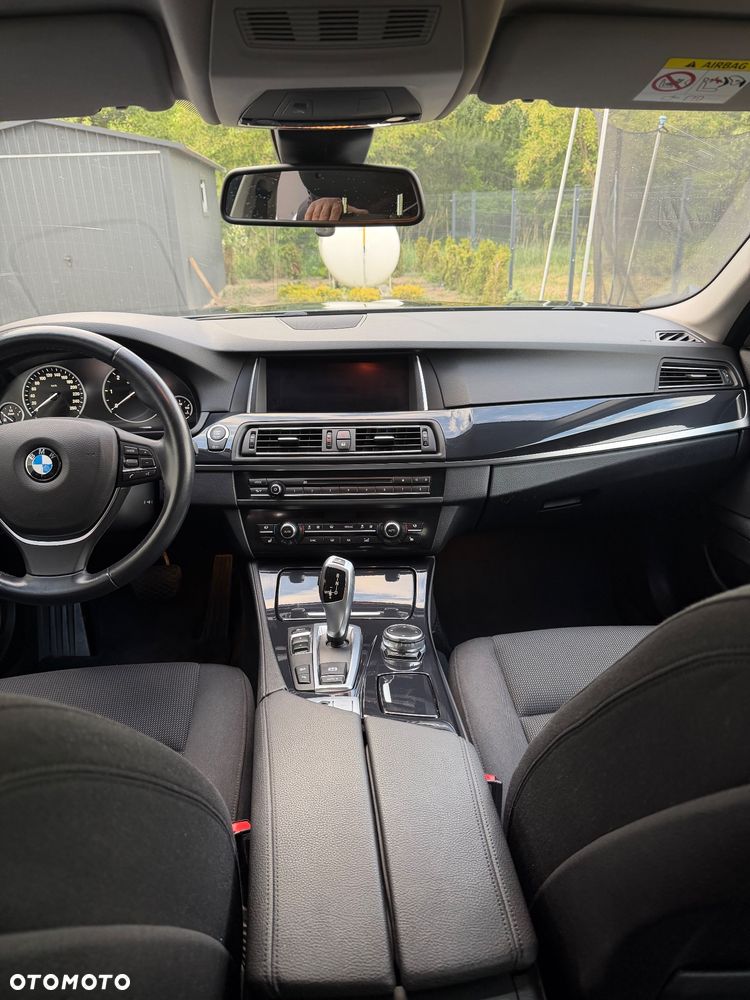 BMW Seria 5 530d xDrive - 12