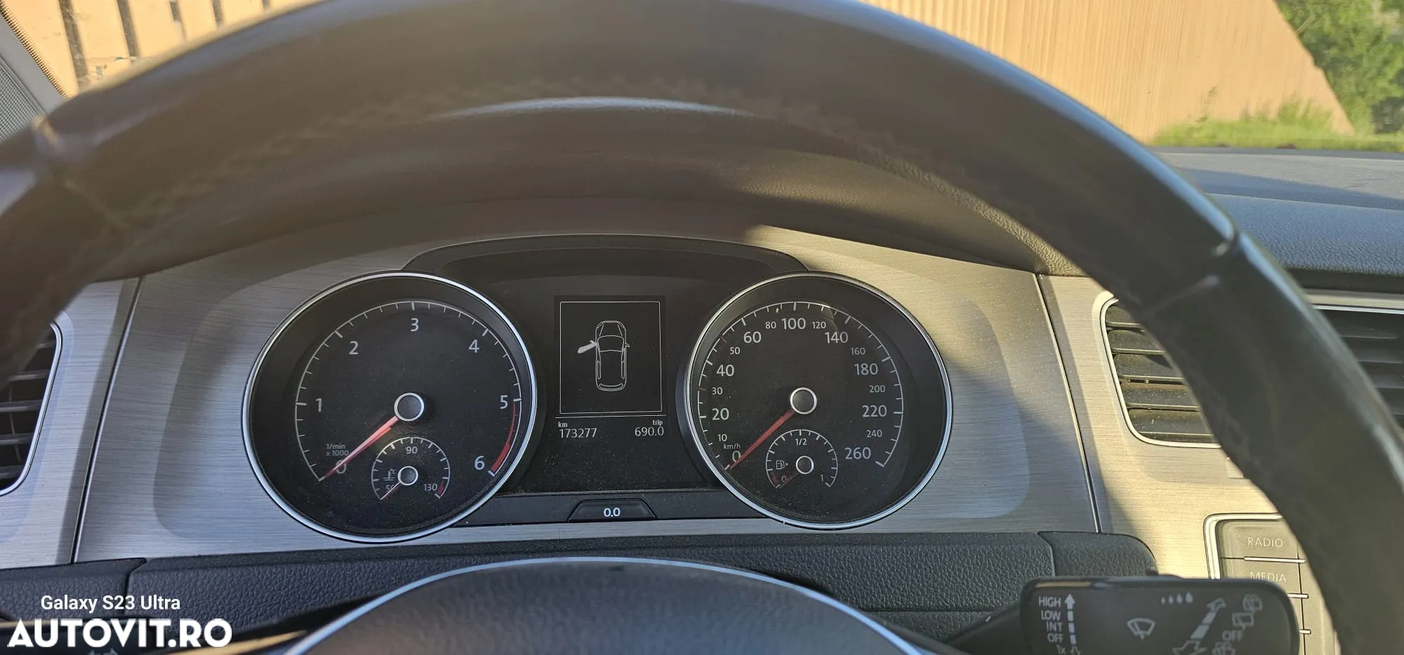 Volkswagen Golf Variant 1.6 TDI BlueMotion Technology DSG Trendline - 8