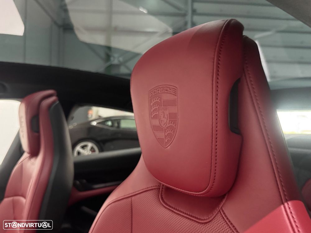 Porsche Taycan 4S - 26