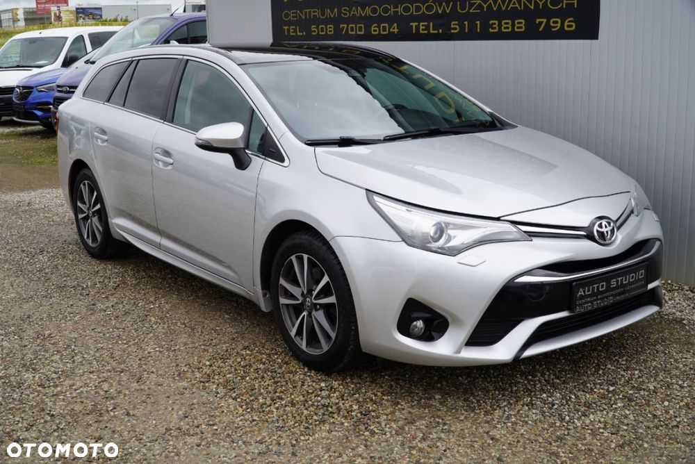 Toyota Avensis 2.0 D-4D Premium - 37