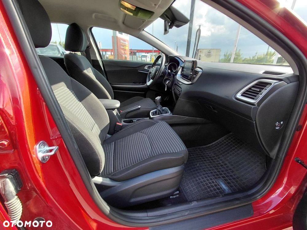 Kia Ceed 1.5 T-GDI M - 22