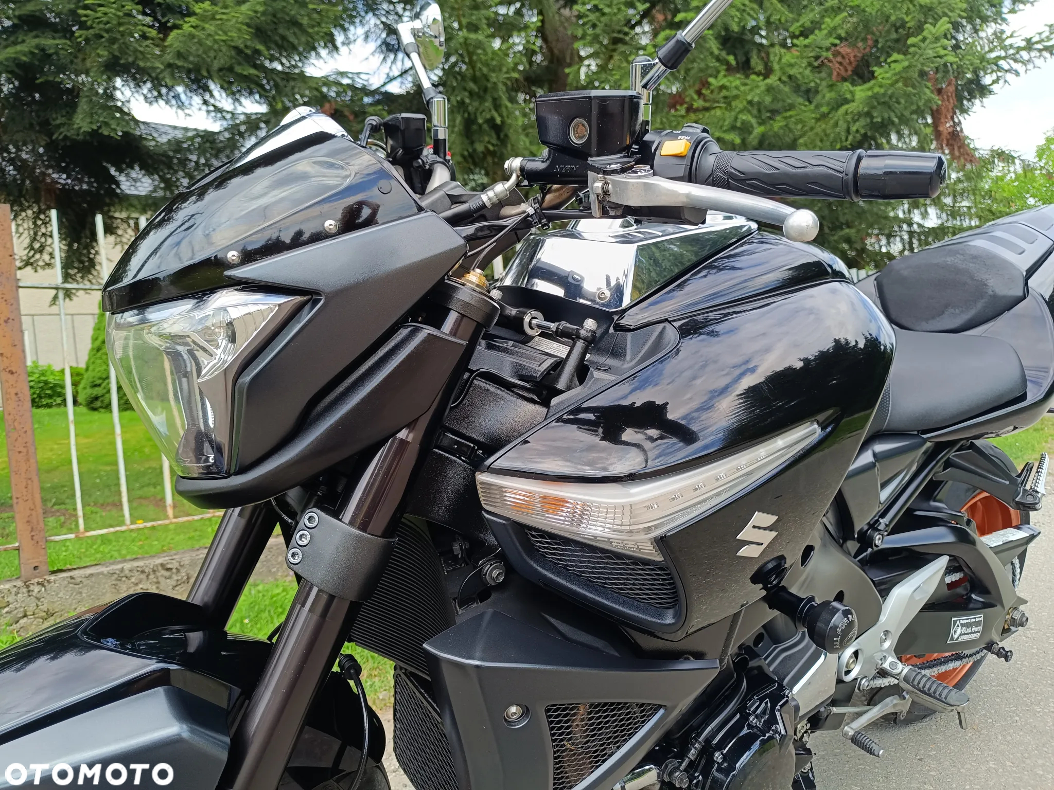Suzuki GSX - 6