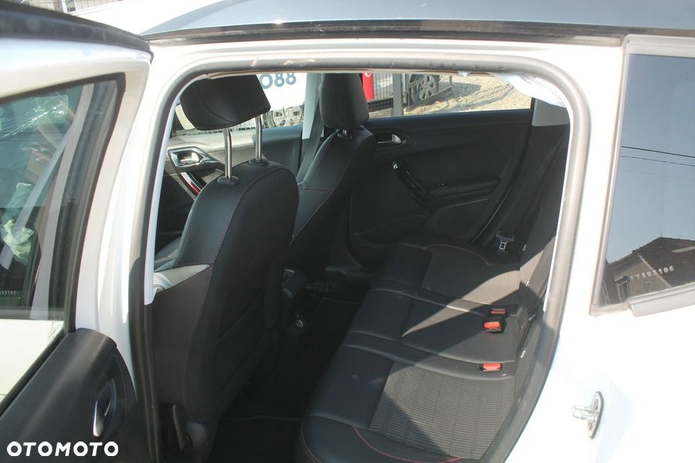Peugeot 2008 - 10