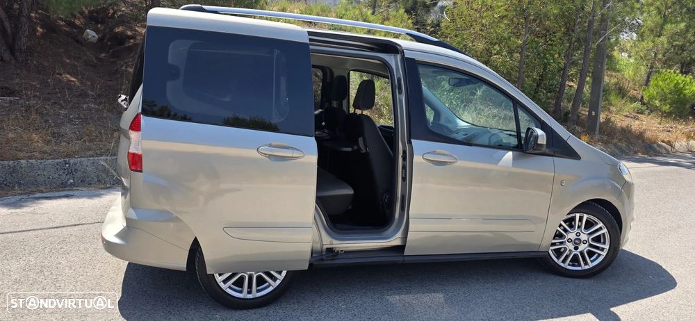Ford Tourneo Courier 1.5 TDCi Titanium - 5