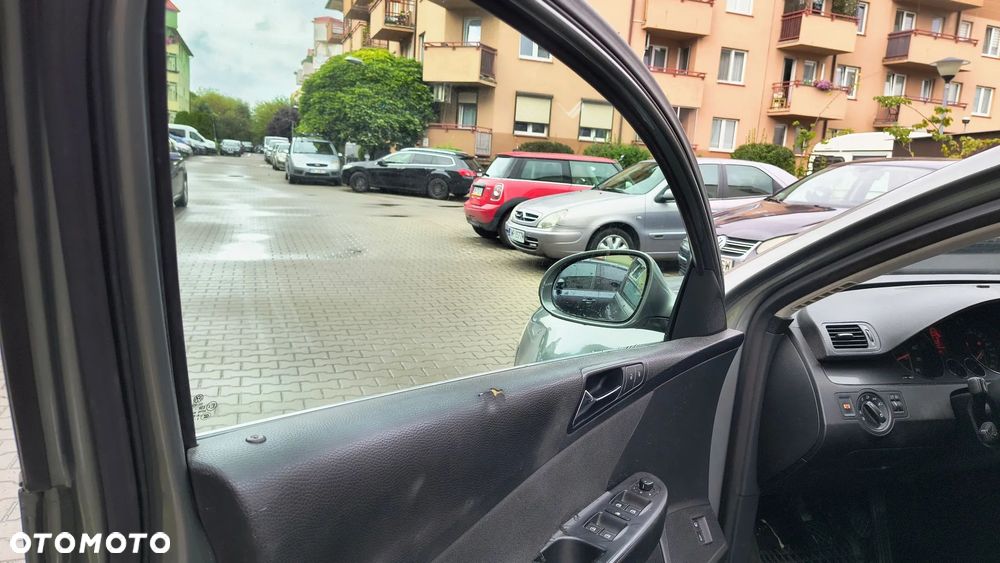 Volkswagen Passat Variant 2.0 FSI Trendline - 12