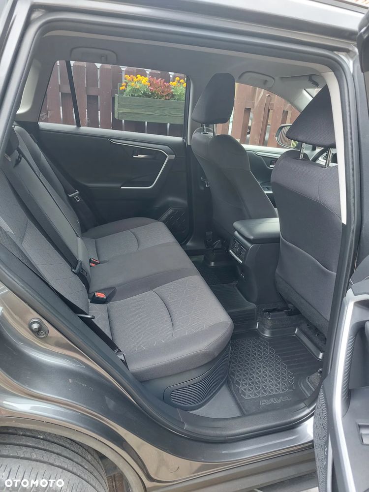 Toyota RAV4 - 8