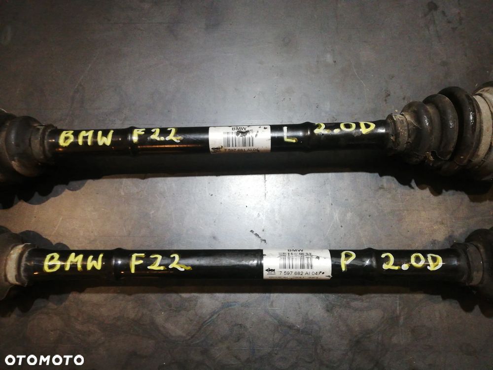 PÓŁOŚ P/L TYLNA BMW F20 2.0D 7597682AI04 - 3