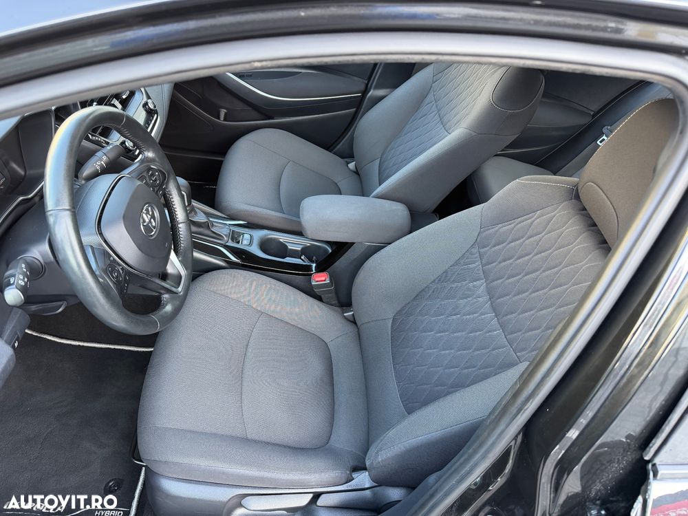 Toyota Corolla 1.8 HSD Business - 17