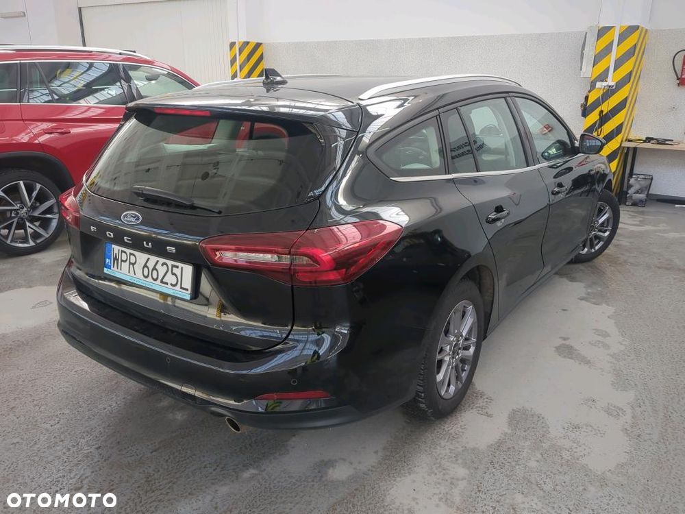Ford Focus 1.0 EcoBoost Titanium - 3