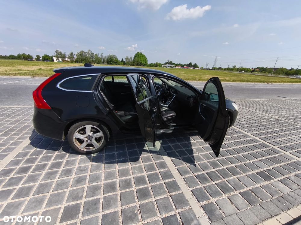 Volvo V60 D3 Summum - 11