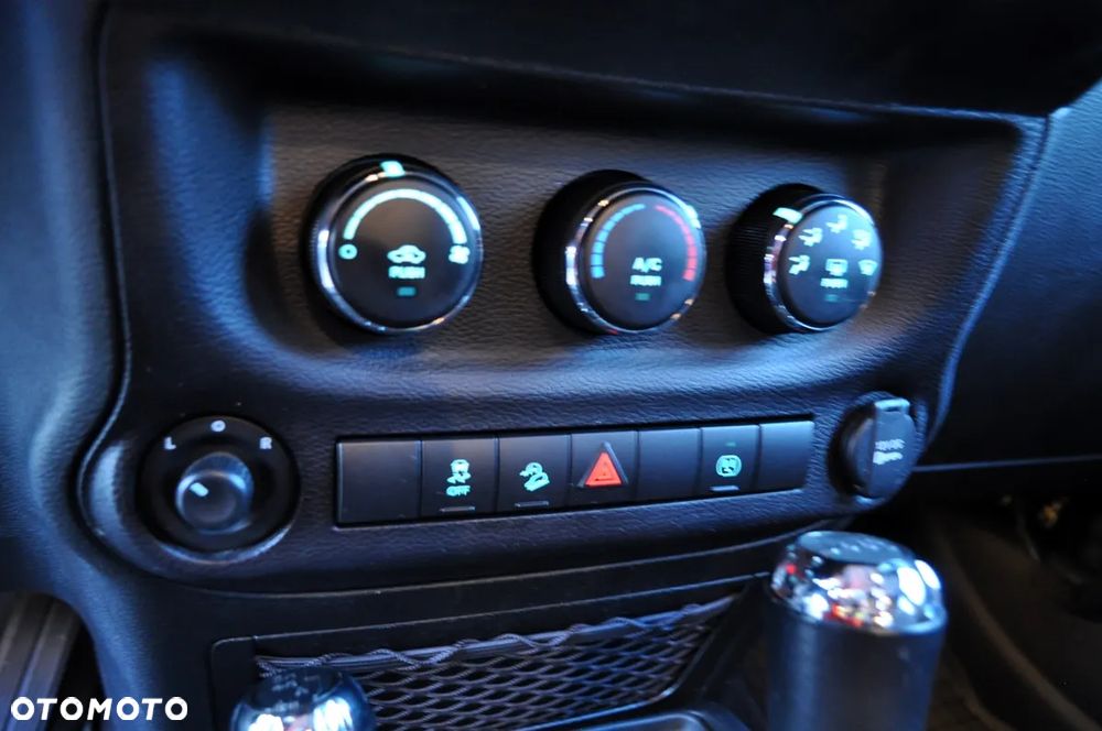 Jeep Wrangler 3.6 Unlim Sahara - 26