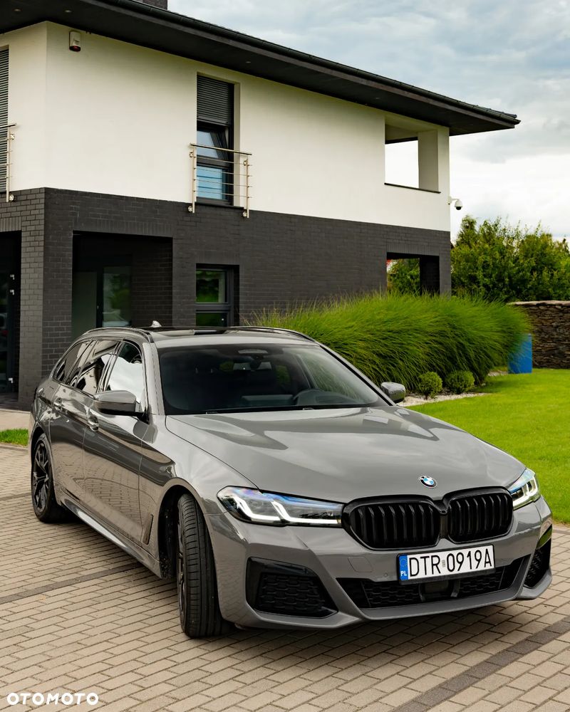 BMW Seria 5 520d xDrive Touring M Sport Edition - 7