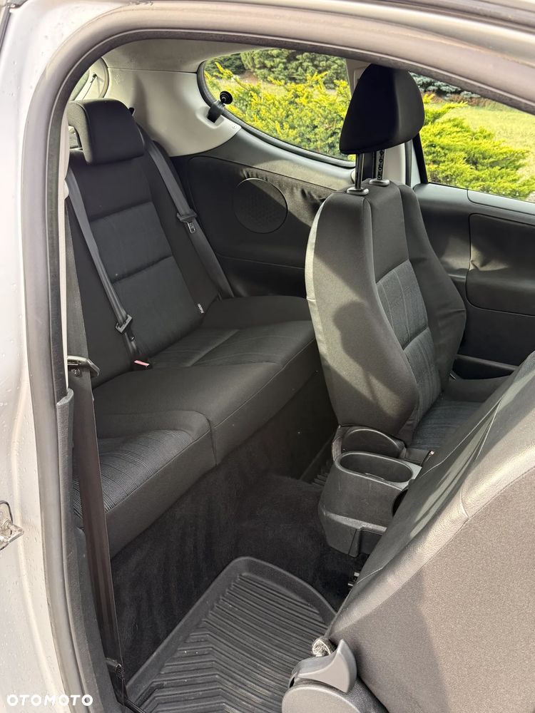 Peugeot 207 - 8