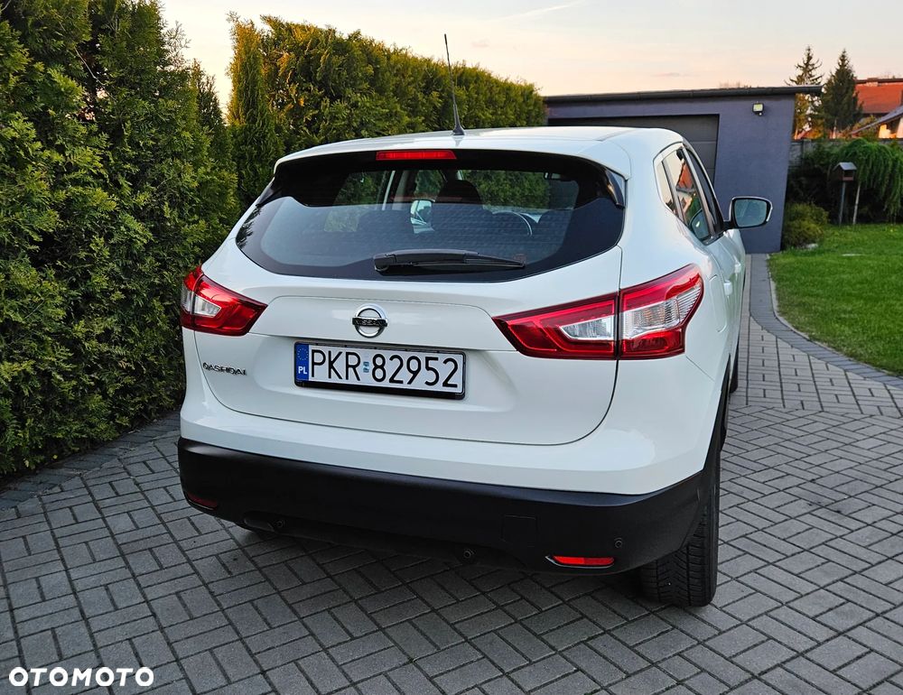 Nissan Qashqai 1.6 DCi N-Connecta - 12