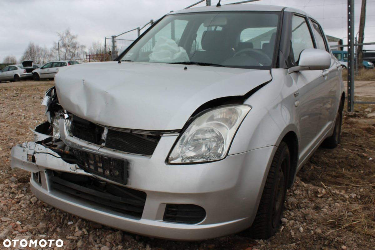 Suzuki Swift 2007 1.3DDiS Z13DT HB5D (MASKA, ZDERZAK, LAMPA, BŁOTNIK, DRZWI, SZYBA, FOTEL) - 3