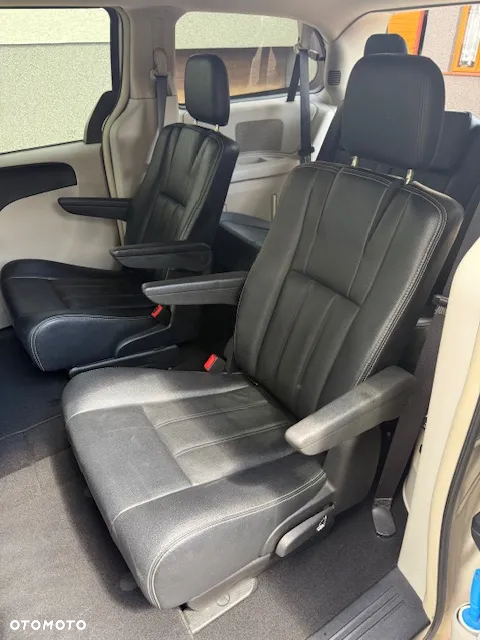 Chrysler Town & Country 3.6 Touring - 13