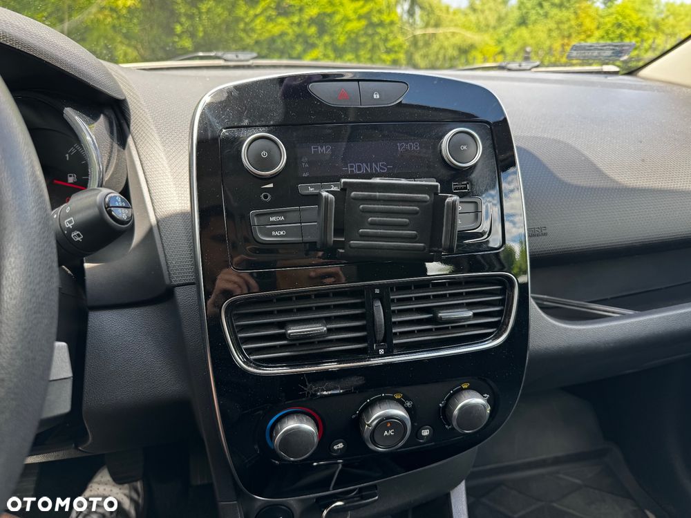 Renault Clio 0.9 TCe Limited - 12