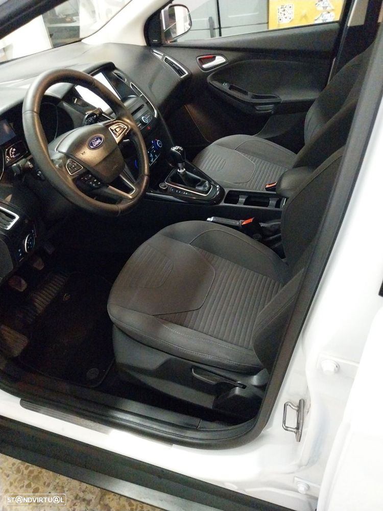 Ford Focus SW 1.5 TDCi Titanium - 8