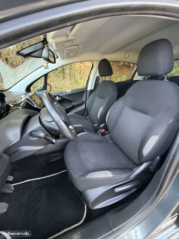 Peugeot 208 1.2 PureTech Style - 11