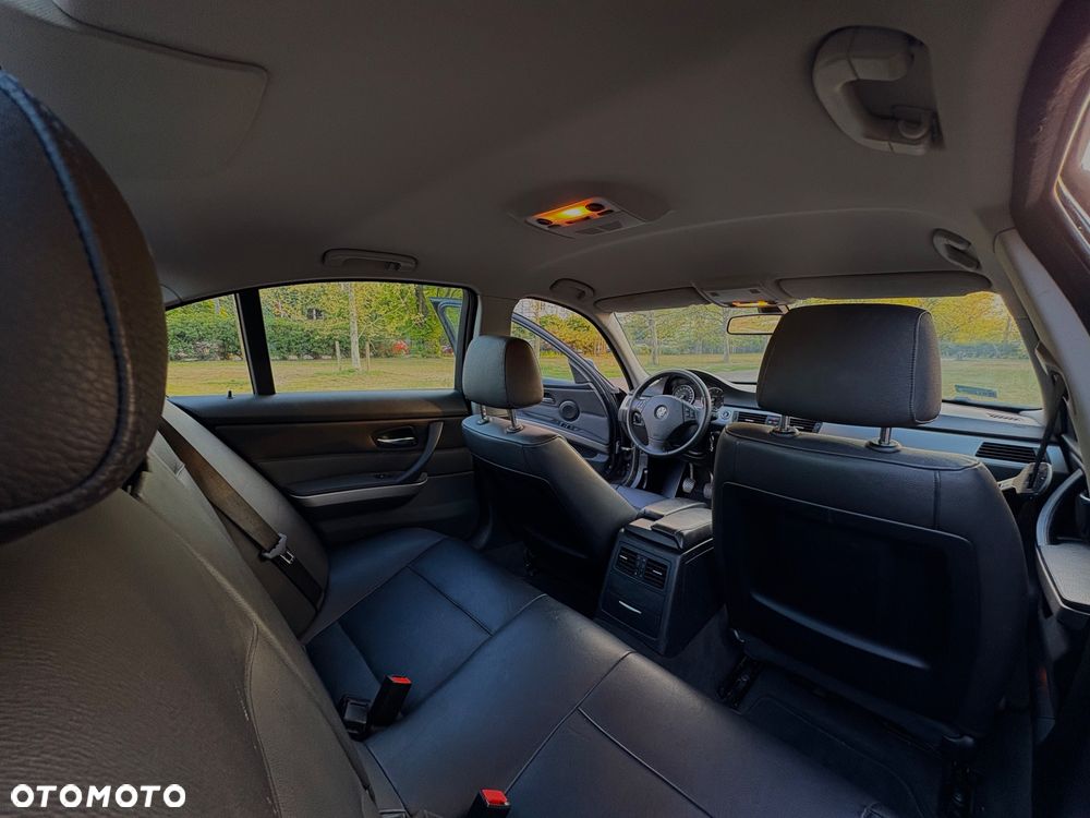 BMW Seria 3 318d - 18