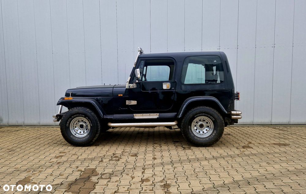 Jeep Wrangler - 2