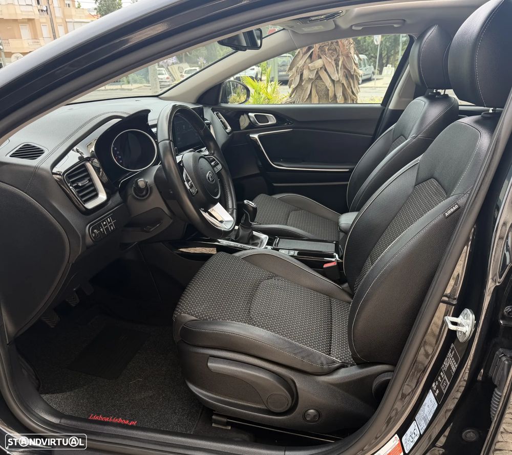 Kia Ceed SW 1.6 CRDi MHEV Drive+SRF - 14