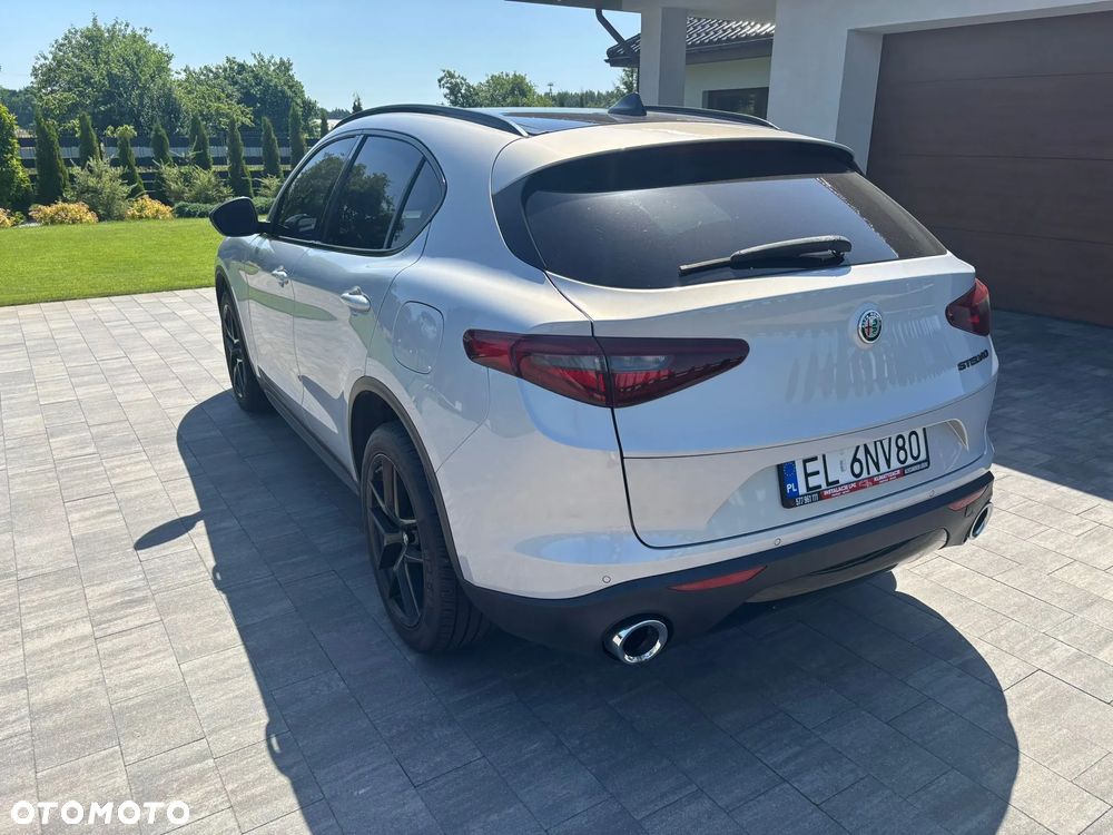 Alfa Romeo Stelvio - 10