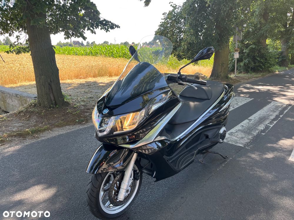 Piaggio X10 - 1