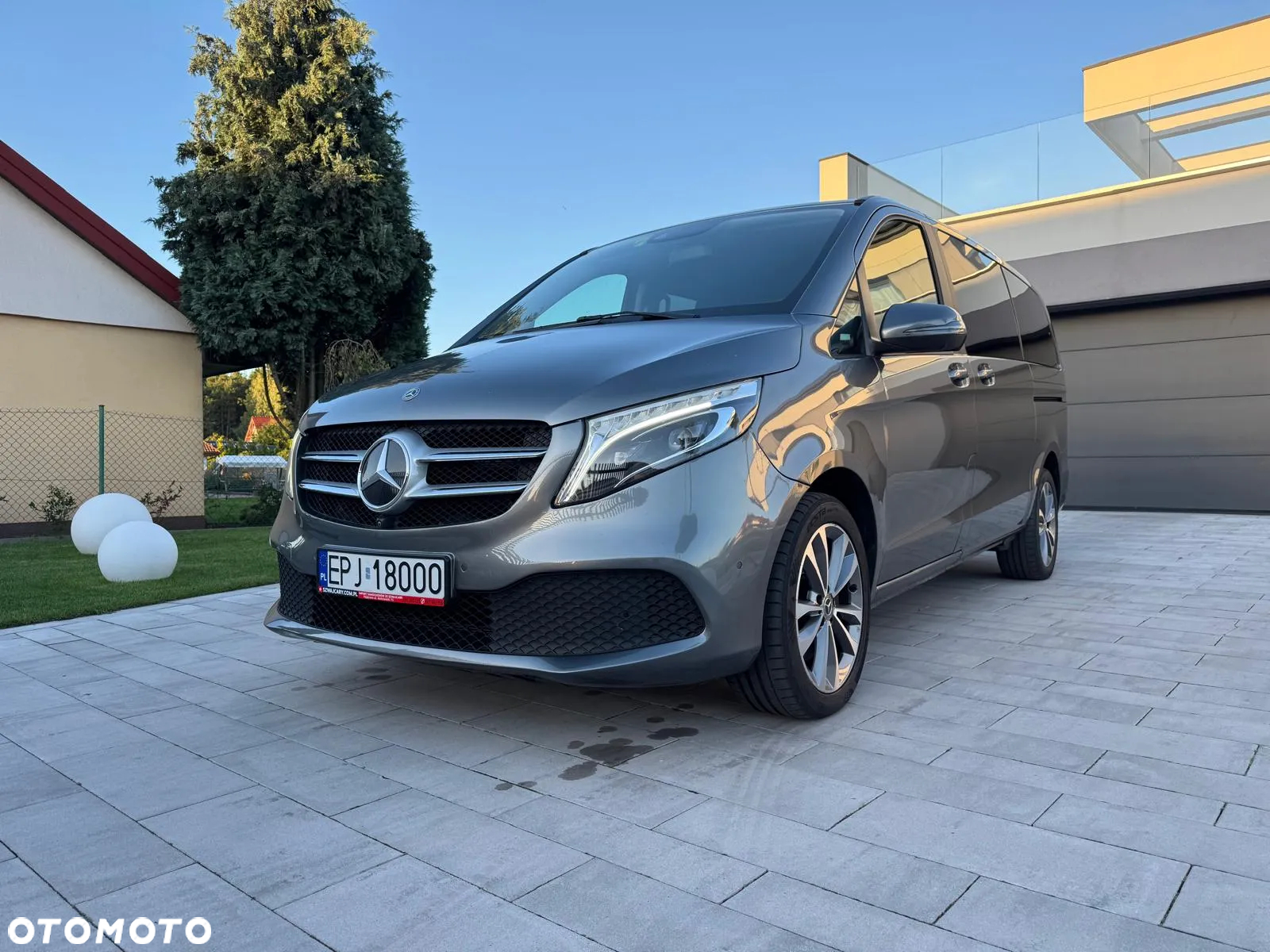 Mercedes-Benz Klasa V 300 d 4-Matic Avantgarde 9G-Tronic (d³ugi) - 2