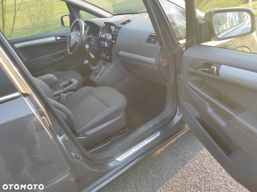 Opel Zafira 1.8 Cosmo - 14