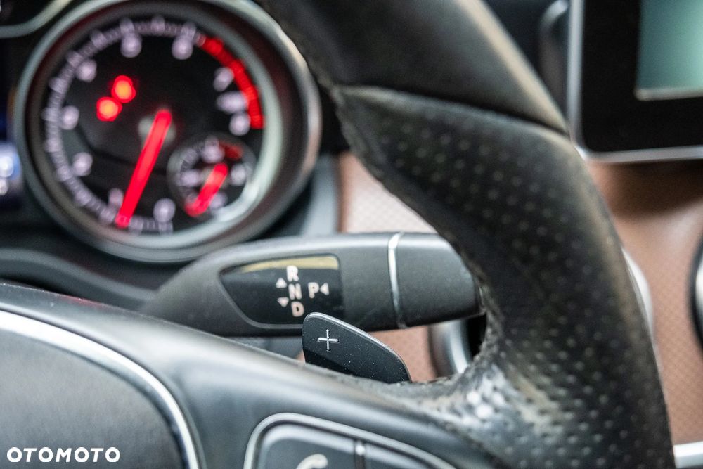 Mercedes-Benz Klasa A 180 7G-DCT Urban - 24