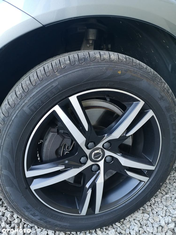 Volvo XC 60 T8 AWD Plug-In Hybrid R-Design - 37