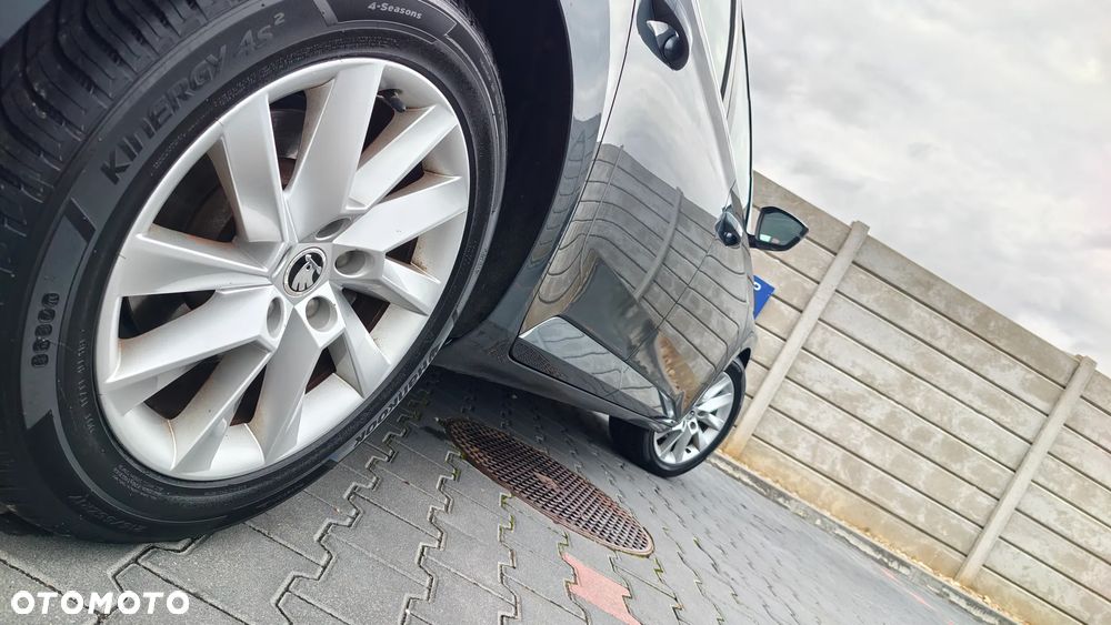 Skoda Superb 2.0 TDI Premium Edition - 19
