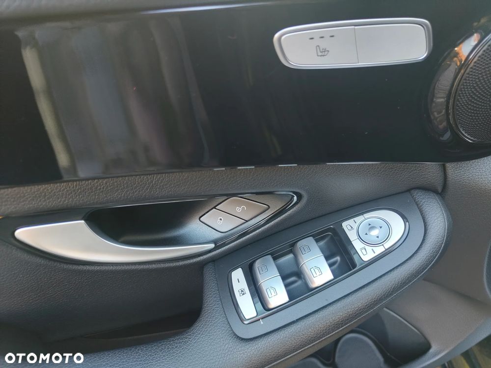 Mercedes-Benz Klasa C 200 4-Matic 7G-TRONIC - 12