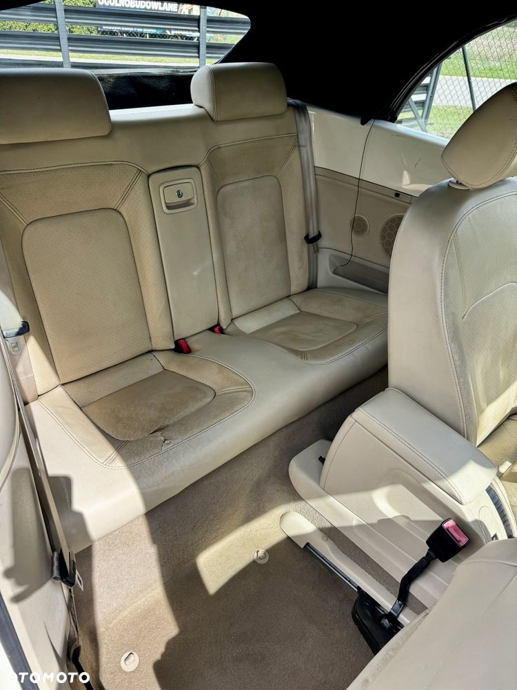 Volkswagen New Beetle 1.8 - 17