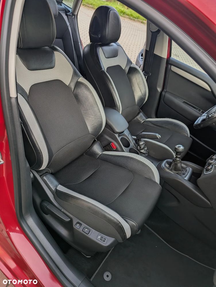 Citroën C4 e-HDi 110 Exclusive - 36