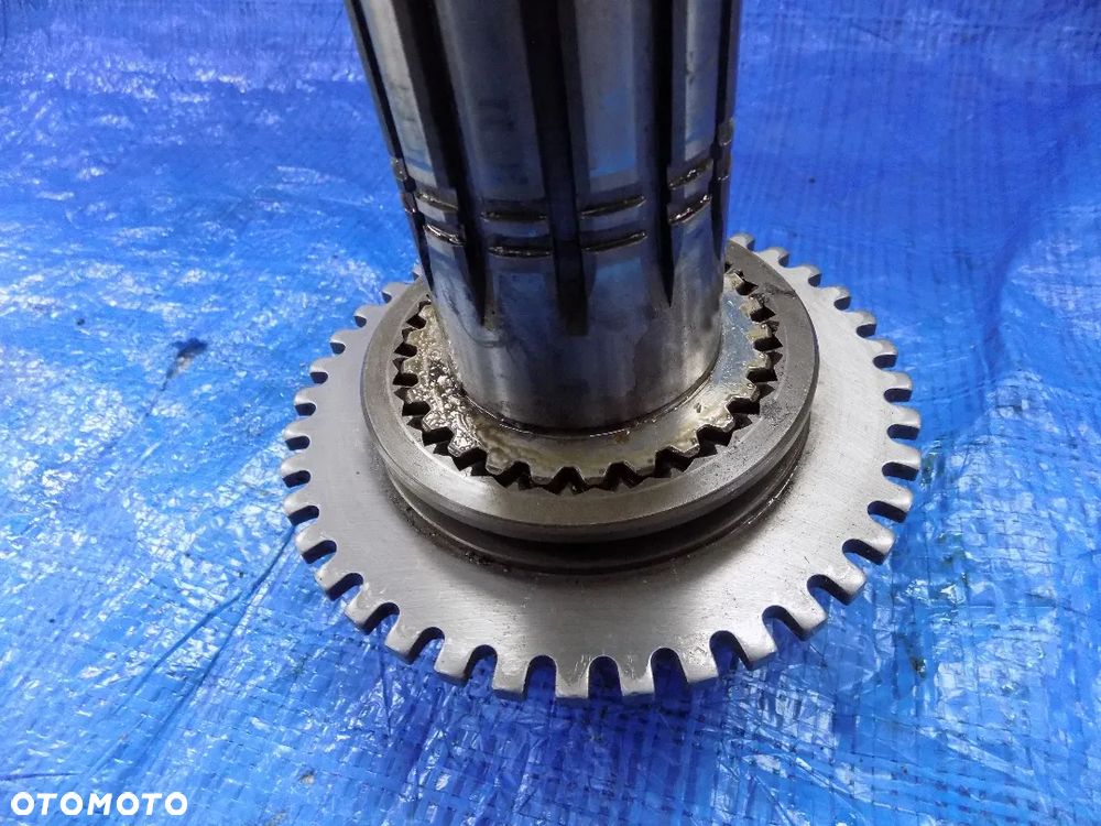 tuleja wałka wom synchronizator l78945 john deere 6300 6100 6200 6400 - 6