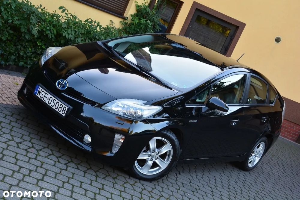 Toyota Prius (Hybrid) Executive - 23