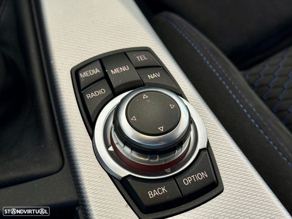 BMW 328 i Pack M - 25