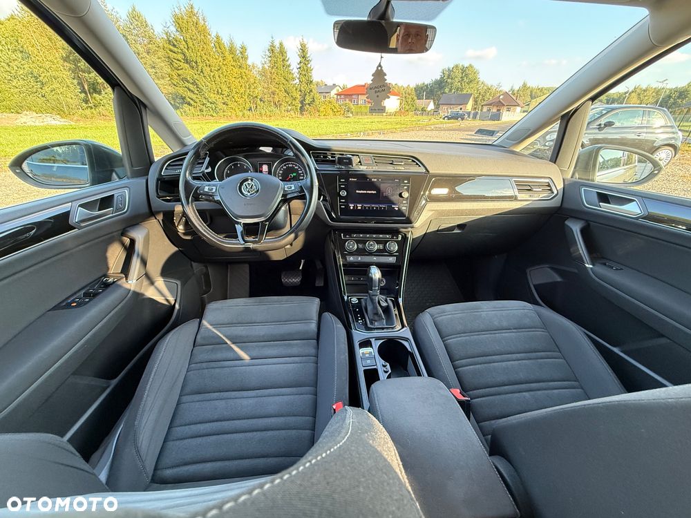 Volkswagen Touran - 20